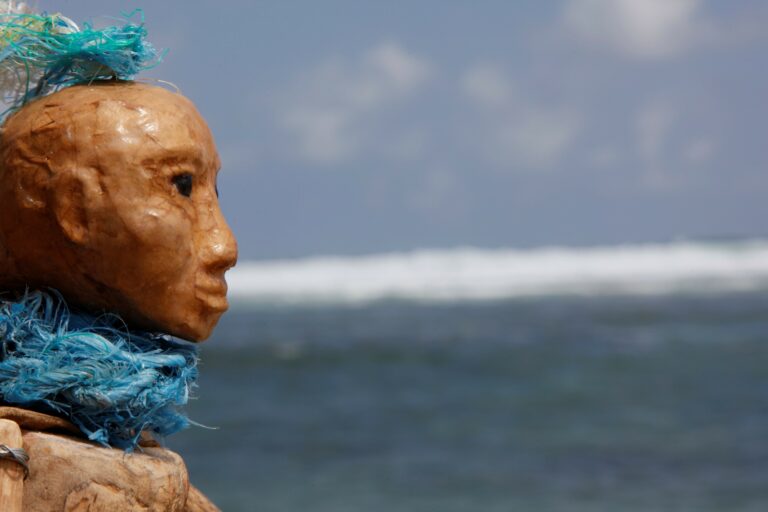 Compagnie Manoeuvres, membre du collectif MAANA - Marionnettes et Arts associés en Nouvelle Aquitaine